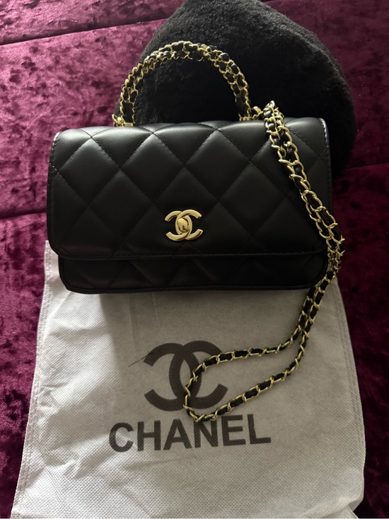 Source Unknown Handbags - Quilted  Shoulder Bag with Gold Chain